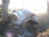 W Gaju Małym rozbił się samochód, potem stanął w płomieniach FOTO