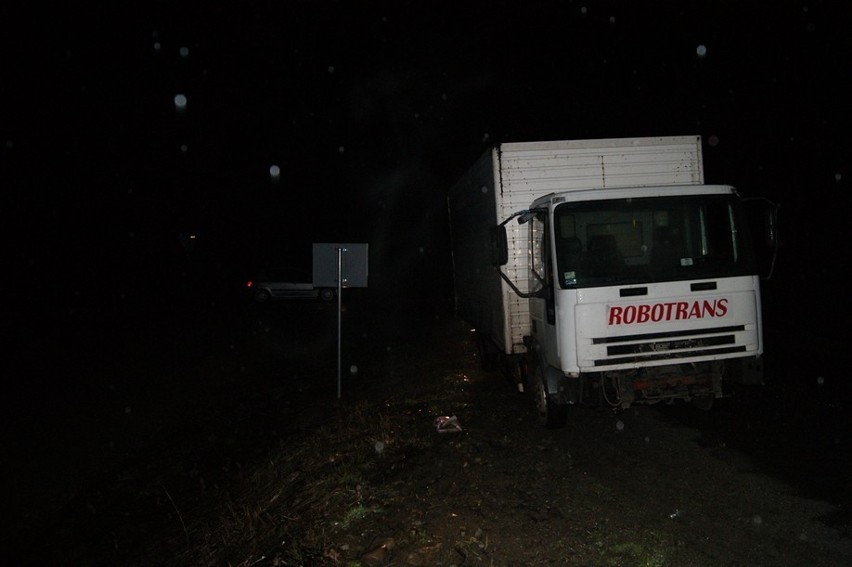 Podhale: Nocny wypadek w Jurgowie. Słowak wjechał do rowu [FOTO]