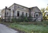 Dwór w Radlnej to ruina, ale gmina Tarnów chce go zamienić w cudowną atrakcję turystyczną. Są pieniądze na opracowanie koncepcji i projekt