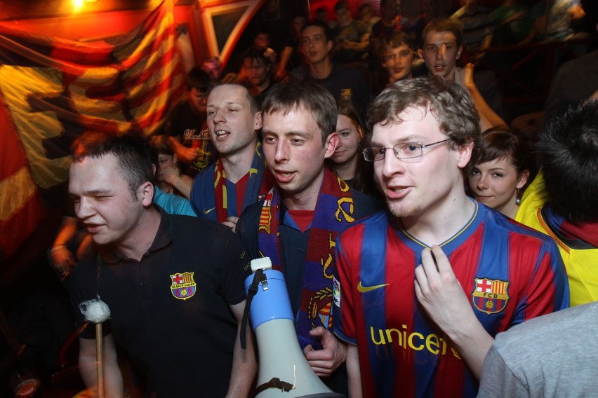 Kibice Barcelony świętują w Katowicach wygraną nad Realem [ZDJĘCIA]
