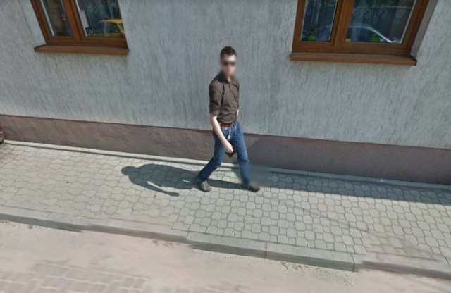 Pewnego słonecznego poranka na ulicach Pińczowa pojawił się samochód Google Street View. Mieszkańcy miasta zostali uwiecznieni na fotografiach, które może oglądać cały świat. Może na zdjęciu jesteś i ty? Sprawdź!

>>>Więcej zdjęć na kolejnych slajdach
