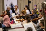 Zajrzeliśmy za kulisy Toruńskiej Orkiestry Symfonicznej! Rusza nowy cykl koncertów