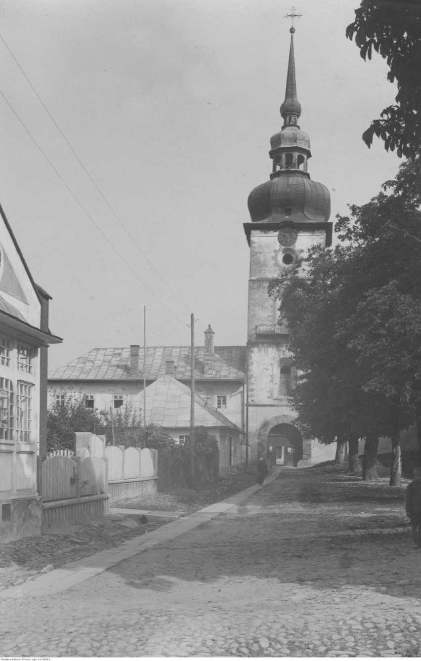 Klasztor i kościół sióstr Klarysek w Starym Sączu. 1918-1937...