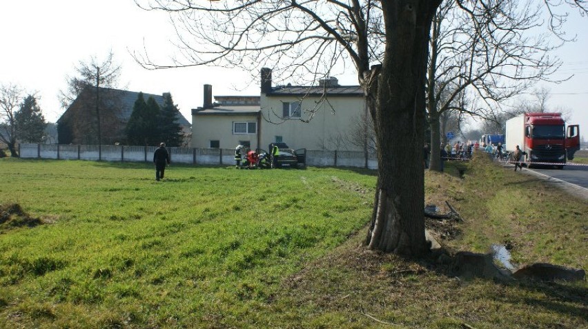 Groźny wypadek pod Kobylinem na drodze nr 36
