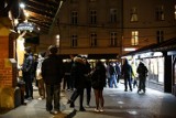 Kraków. Czasy niespokojne, ale na Kazimierzu życie nocne nie zamiera ZDJĘCIA