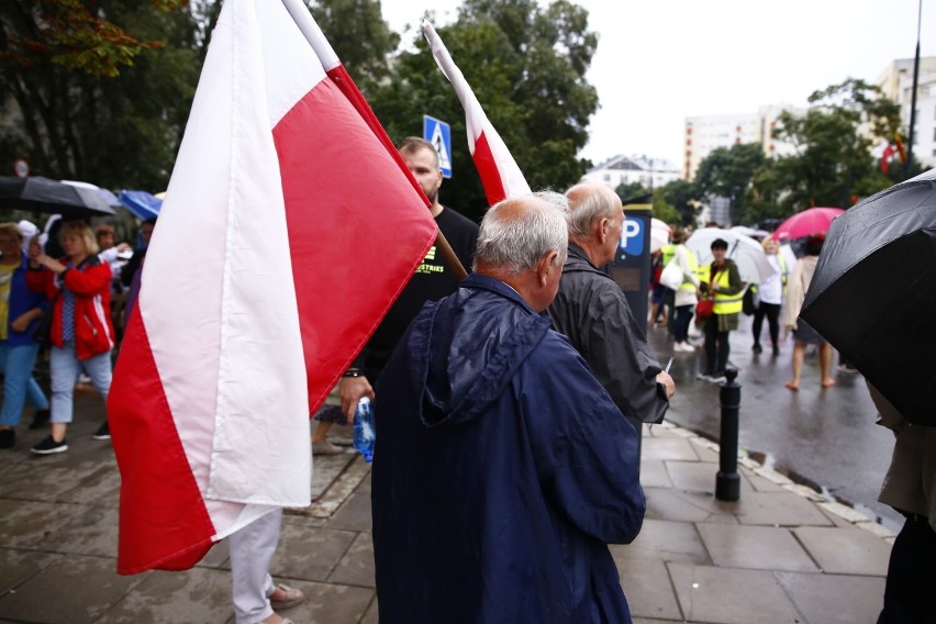 Ulicami Warszawy przeszedł Marsz Pamięci. Oddano hołd ofiarom Rzezi Woli