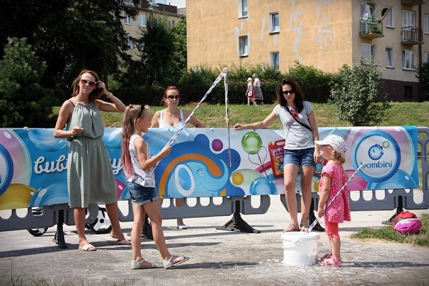 W niebo poleciały ogromne bańki mydlane