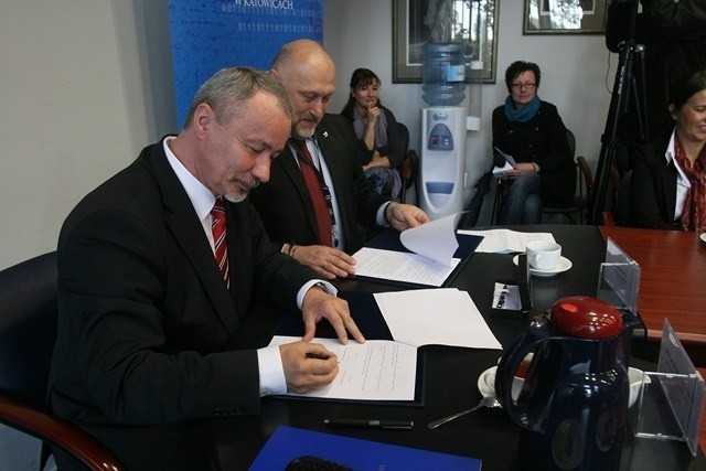 Podpisanie umowy IBM i Uniwersytetu Śląskiego