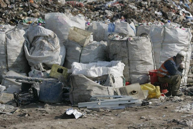 Nie wiadomo, kiedy wysypisko śmieci na Szadółkach działać będzie normalnie