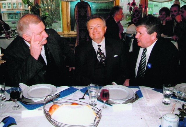Lech Wałęsa, Jan Zarębski i Ryszard Kokoszka. W latach 90. kluczowe dla Pomorza, a niekiedy i kraju decyzje polityczne często zapadały w Cristalu