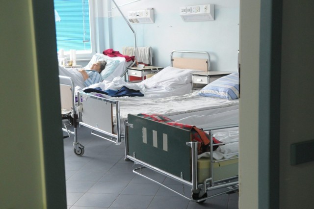 Rzecznik prasowy Ministerstwa Zdrowia, potwierdził, że resort w związku z prośbą rosyjskiego MSZ zbierał informacje o możliwościach pomocy Rosjanom we wszystkich polskich ośrodkach leczenia oparzeń.