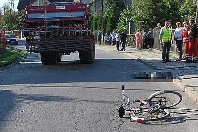 Śmierć rowerzystki w Gieble. Potrącił ją ciągnik [MAPA]