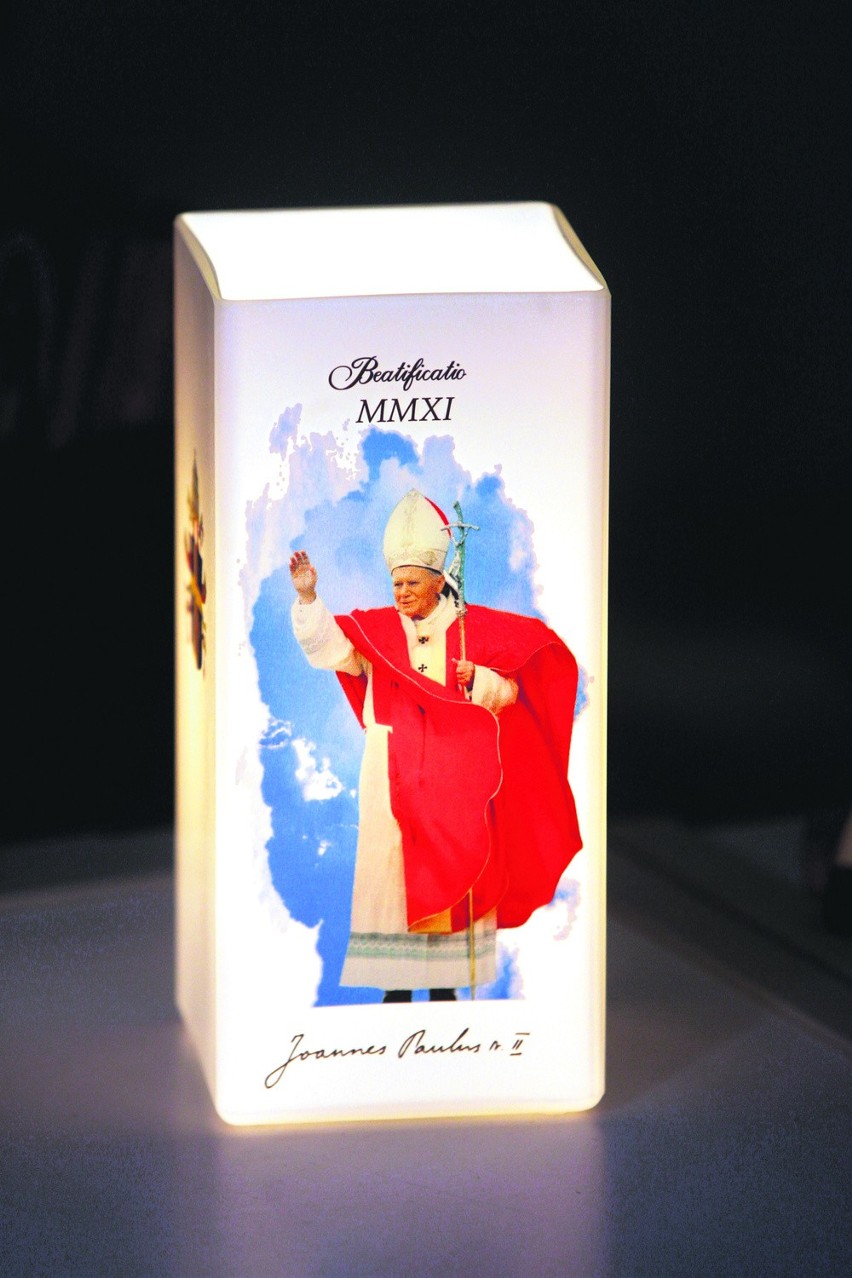 Absurdalne pamiątki beatyfikacji Jana Pawła II