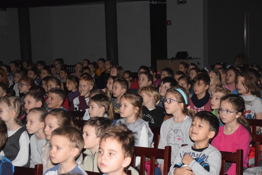 Przedstawienie teatralne dla dzieci w Kościańskim Ośrodku Kultury FOTO