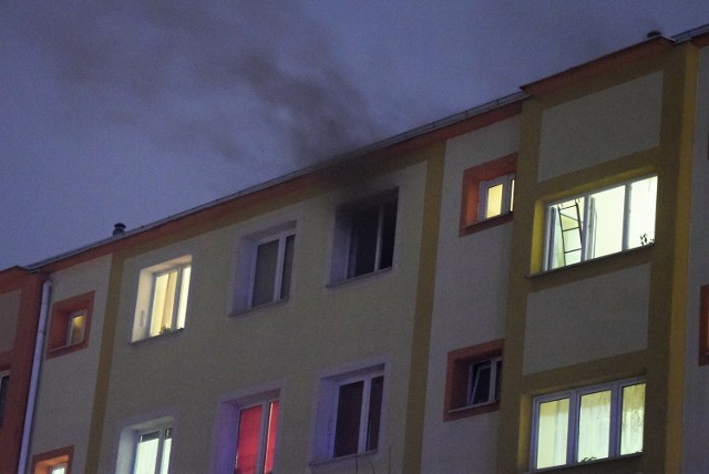Pożar mieszkania przy ulicy Młynarskiej w Kaliszu. Jedna osoba poszkodowana