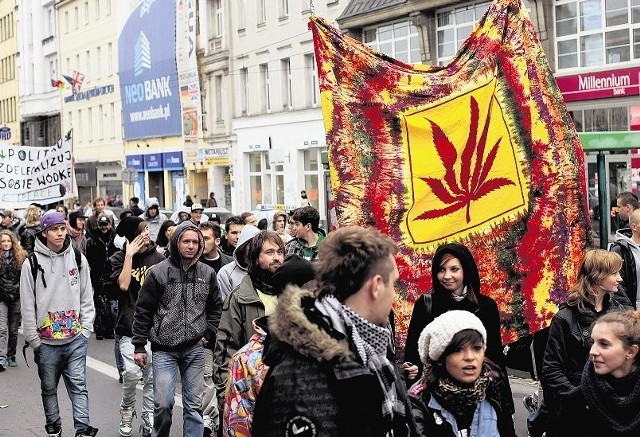 Zwolennicy legalizacji konopi wyszli na ulice, aby przekonać polityków do zmiany przepisów