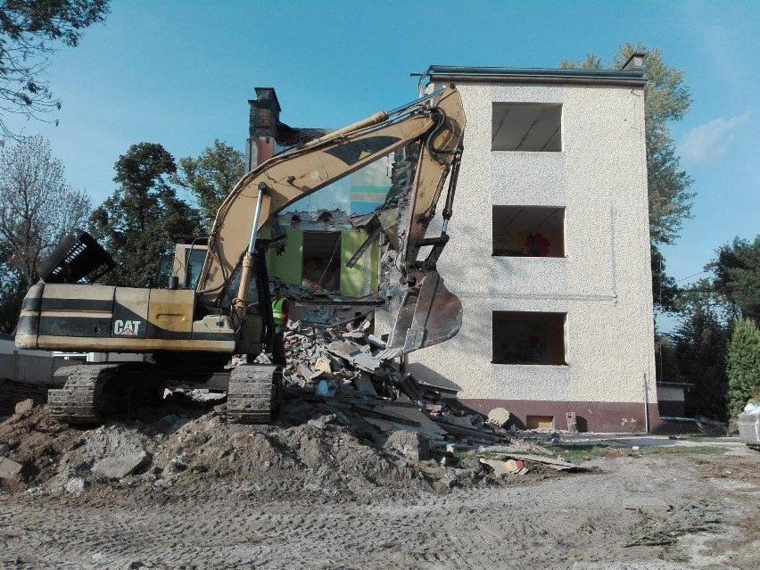 Przedszkole w Kędzierzynie-Koźlu, o które długo walczyli rodzice, zostało zburzone [zdjęcia]