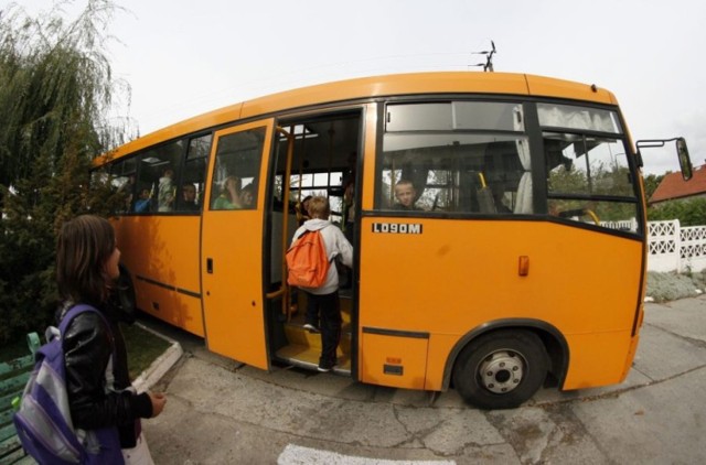 Autobus szkolny gminie Szamotuły jest potrzebny. Dlaczego jednak radni "tną" budżet skoro cena zakupu pojazdu nie jest jeszcze znana?