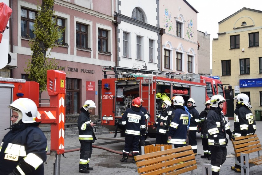 Pożart kamienicy na Starym Rynku w Pucku (maj 2019)