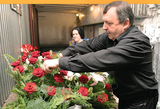 Firma pogrzebowa H. Skrzydlewska opuszcza łódzkie urzędy stanu cywilnego. Witold Skrzydlewski tłumaczy, że interes był nieopłacalny.