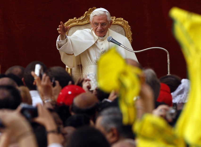 Benedykt XVI abdykuje. Pontyfikat w fotografii [ZDJĘCIA]