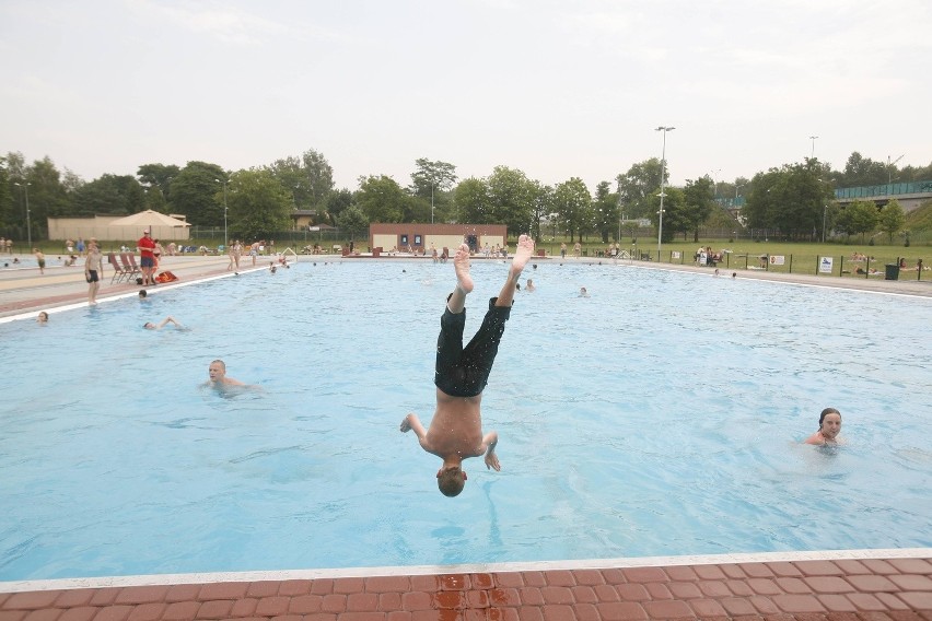 Katowice: Kąpielisko Bugla dobre na upały. Sprawdź! [ZDJĘCIA]