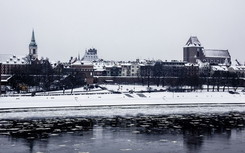 16 stycznia Toruń był pokryty śniegiem i wiał mocny wiatr....