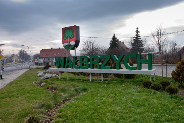 Witacz został zdemontowany w związku z przebudową wjazdu do Wałbrzycha i nie wiadomo, czy powróci na dotychczasowe miejsce po zakończeniu inwestycji.