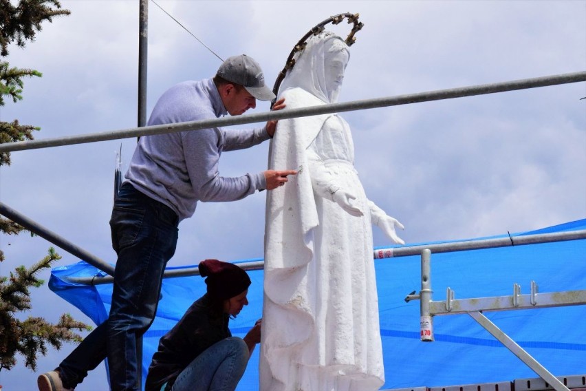 Ruszyły prace związane z rewitalizacją pomnika Matki Boskiej