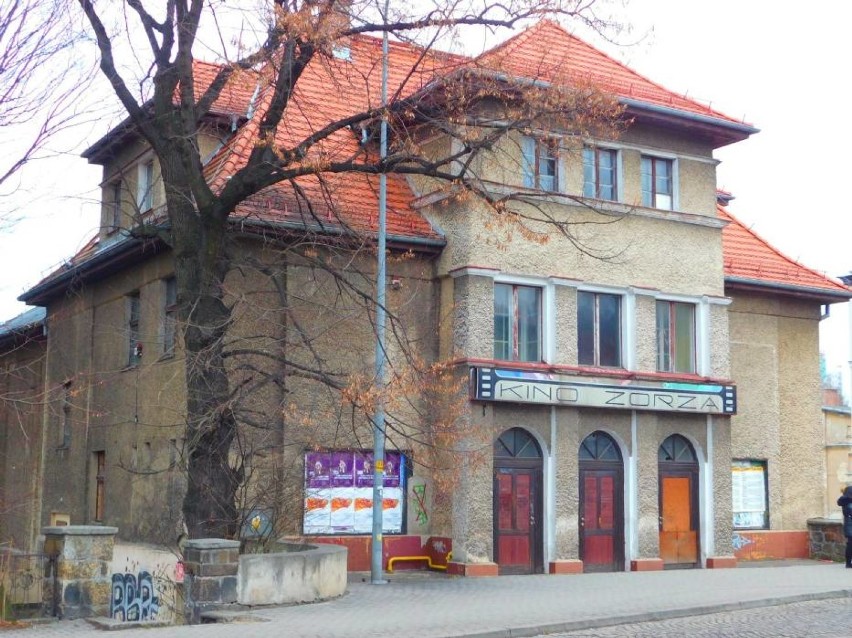 Kino „Zorza" ul. Andersa 181 w dzielnicy Biały Kamień