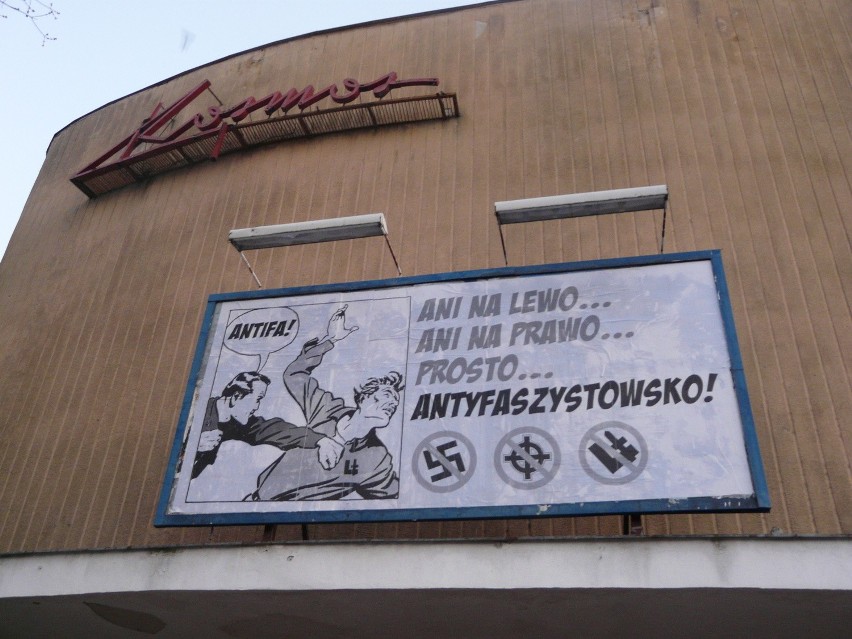 Na lubelskim kinie Kosmos zawisł plakat Antify (ZDJĘCIA)