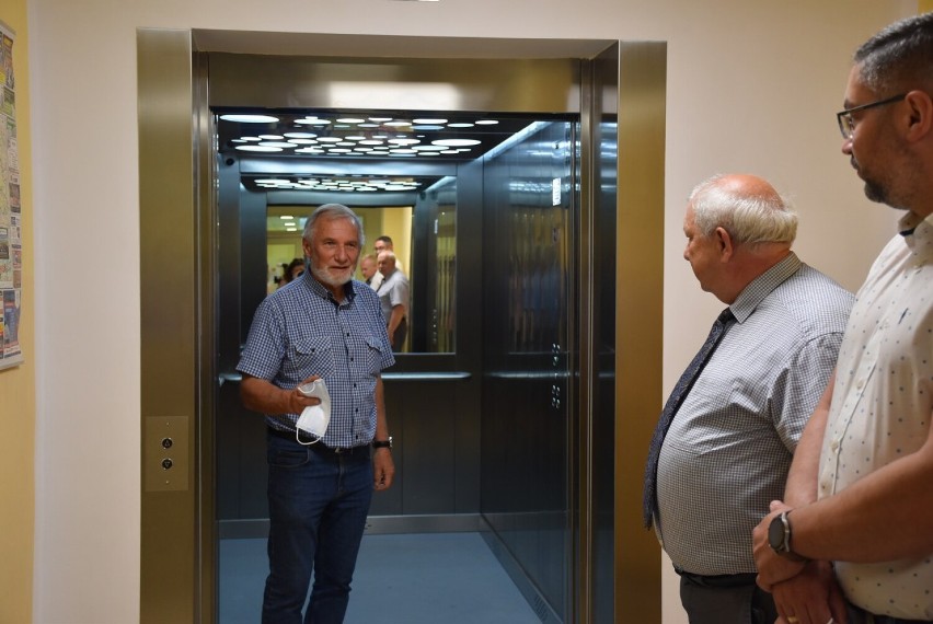 Do użytku w nowotomyskim szpitalu oddano nową windę, która...