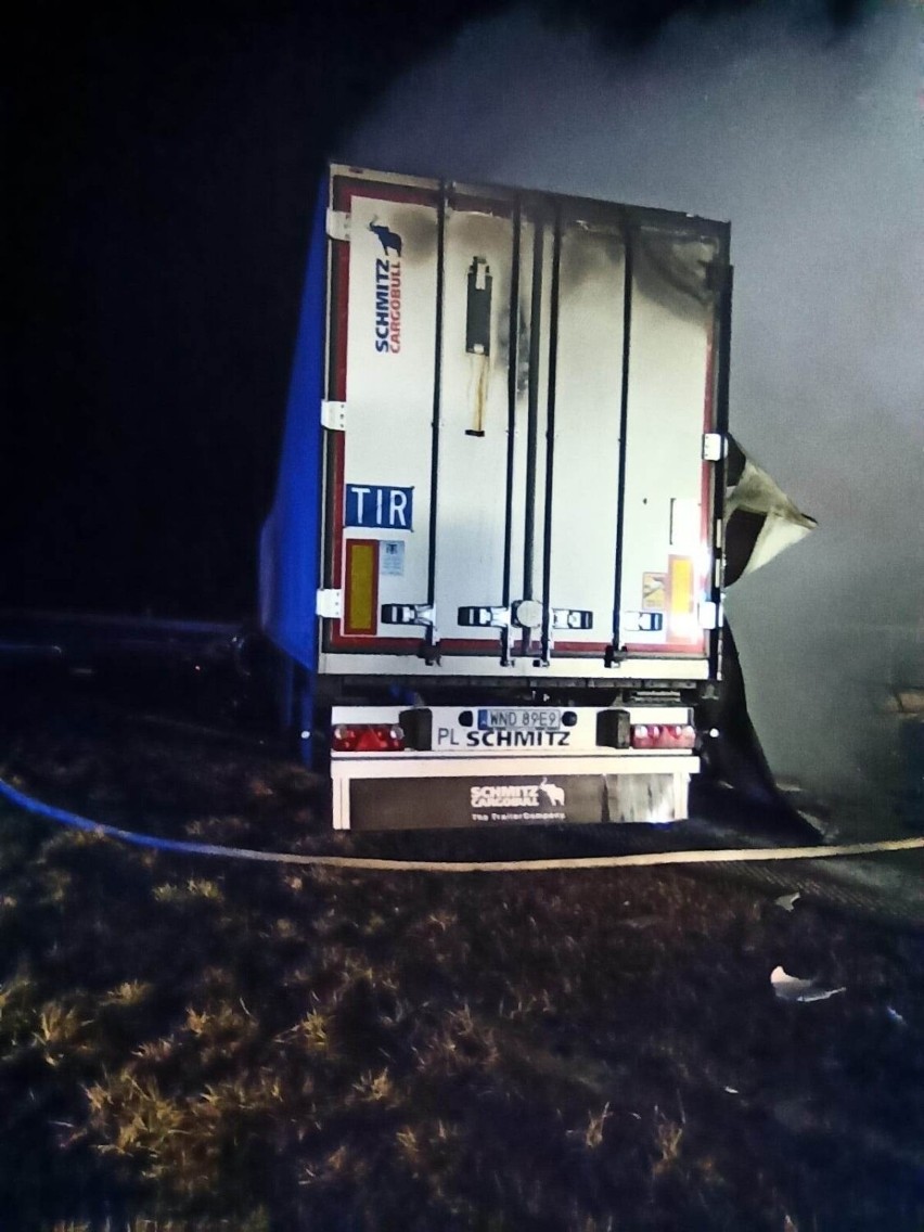 Wypadek i pożar dwóch tirów na S8 w Łódzkiem. Kierowca...