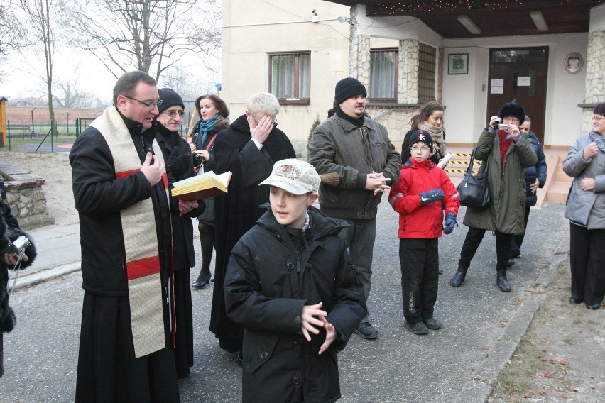 Żywa szopka przed Szkołą Podstawową nr 61 [ZDJĘCIA]