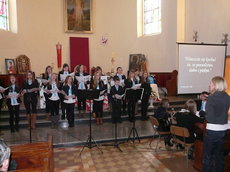 Koncert Noemi w kościele w Dzierżawach