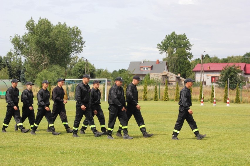 Zawody strażackie w Dobrowie