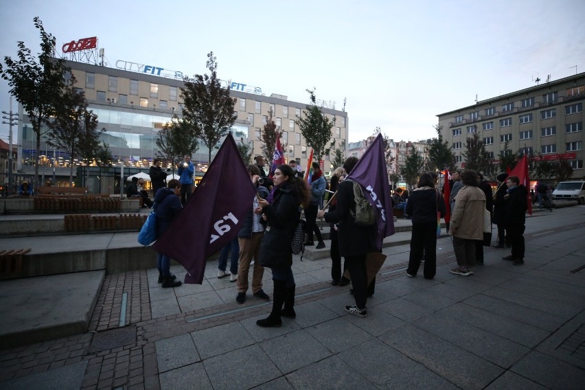 Protest w Katowicach przeciwko zmianom w systemie edukacji....