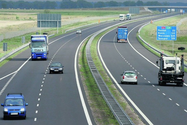 Przejazd autostradą A2 jest utrudniony