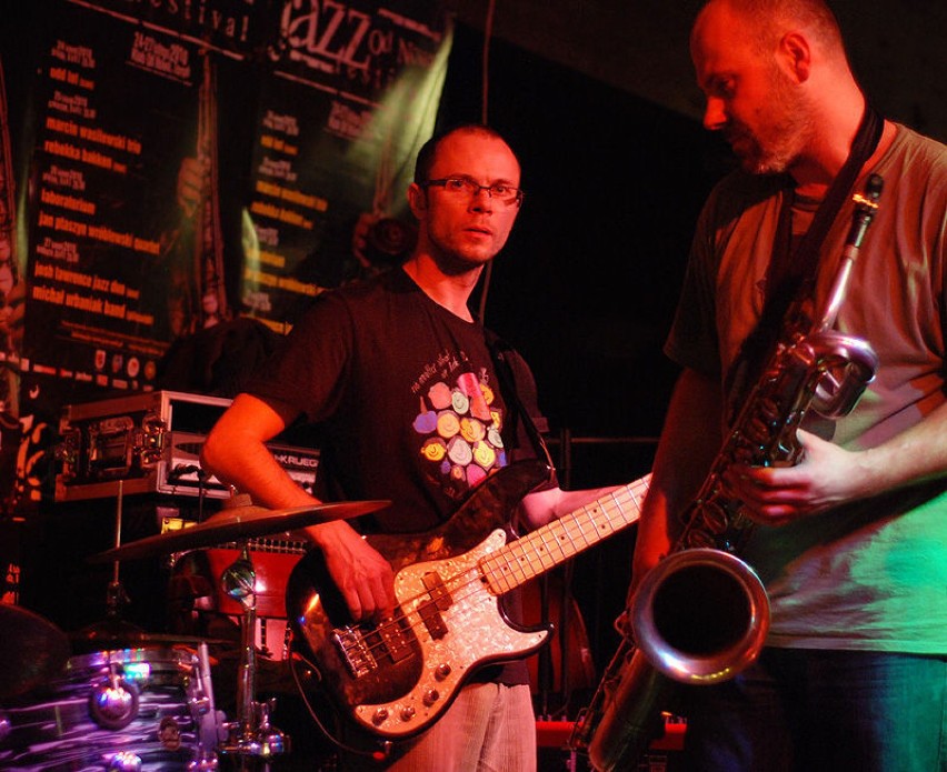 Patryk Węcławek (gitara basowa) i Tomek Glazik...