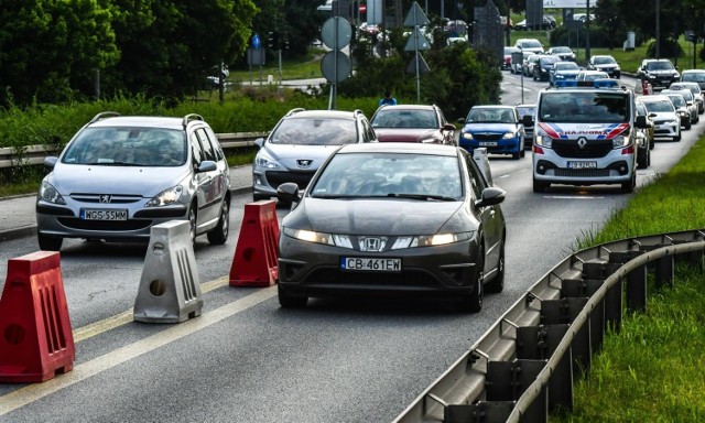 Na otwarcie wiaduktów kierowcy czekali drugie miesiące - naprawę udało się wykonać dwa tygodnie przed terminem.