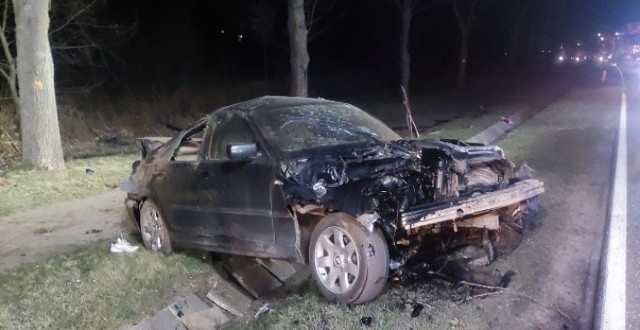 W okolicach Marcinowic pod Krosnem Odrzańskim doszło do poważnego wypadku, który ostatecznie zakwalifikowano jako śmiertelny. Jedna z osób zmarła w szpitalu.