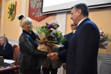 Burmistrz Człuchowa z wotum zaufania i absolutorium za wykonanie budżetu - głosowania poprzedziła intensywna debata nad problemami w mieście
