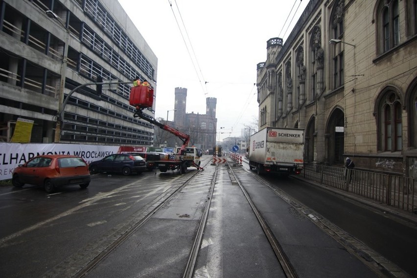 Wrocław: Z centrum zniknęły darmowe parkingi, więc kierowcy znaleźli nowe