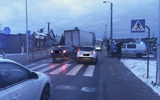 Wypadek w Sępólnie. 14-latka została potrącona na przejściu dla pieszych. Trafiła do szpitala.