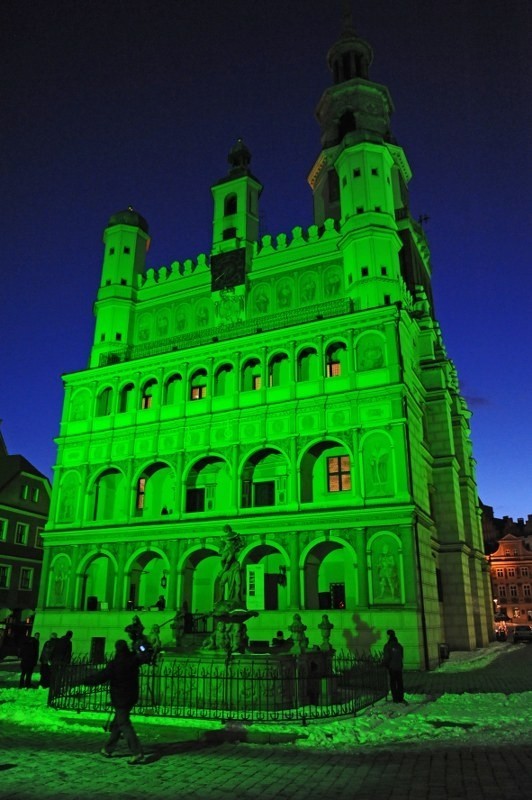 Poznań: Ratusz podświetlony na zielono. Tak czcimy irlandzki Dzień Św. Patryka [ZDJĘCIA]