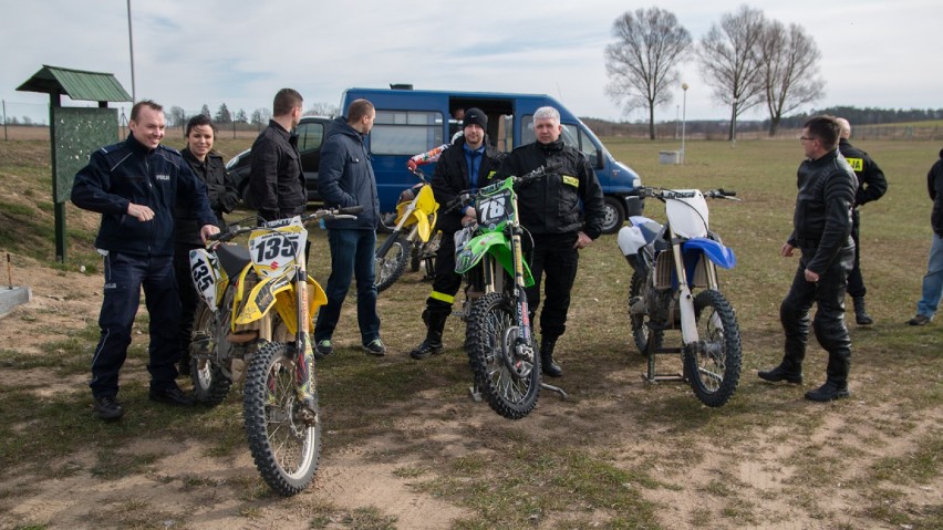 Policjanci bydgoskiej drogówki szkolili się na torze motocrossowym