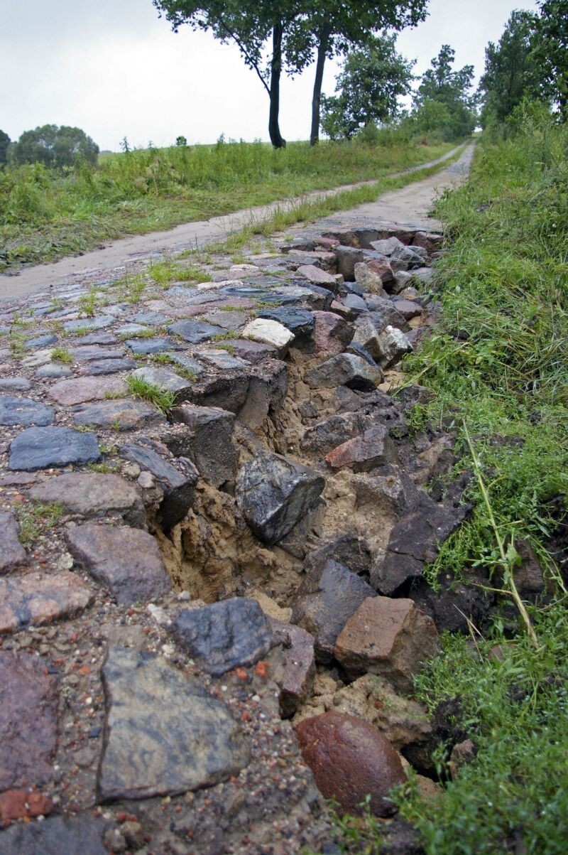 Strzyżmin, podmyta droga do Kłodziska