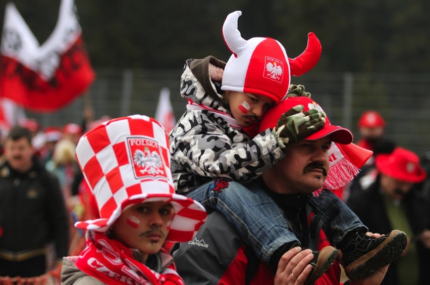 Wzruszający Skok do Celu Małysza na przekór pogodzie [ZDJĘCIA]