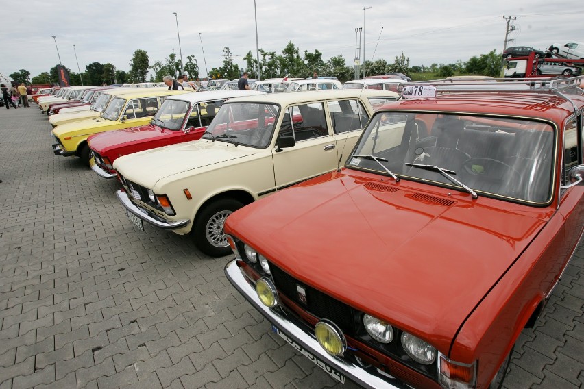 2800 samochodów marki Polski Fiat 125