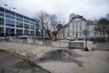 Muzeum Niepodległości w Warszawie z większym skwerem. W miejscu betonu powstanie ogród deszczowy. ZDM czeka na oferty w przetargu